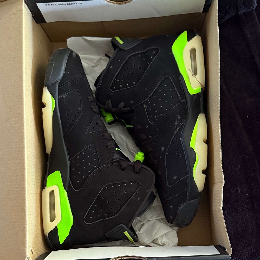 Black/electric green Air Jordan 6
